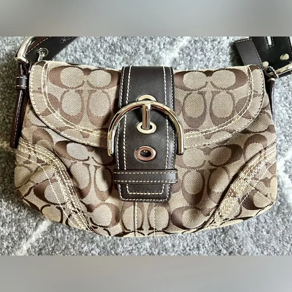 Coach Vintage CC Signature canvas and leather shoulder bag - Picture 6 of 16